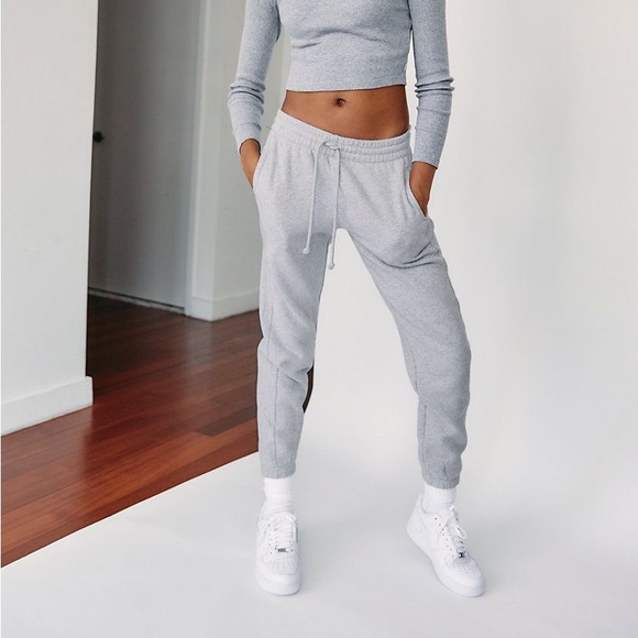 Aritzia TNA cozy af boyfriend sweatpants xsmall grey - Picture 2 of 2